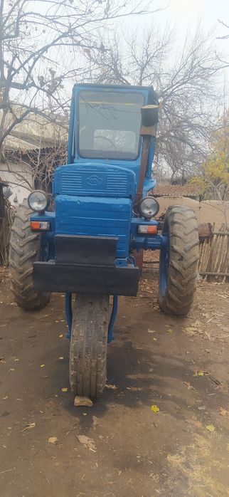 Трактор сотилади