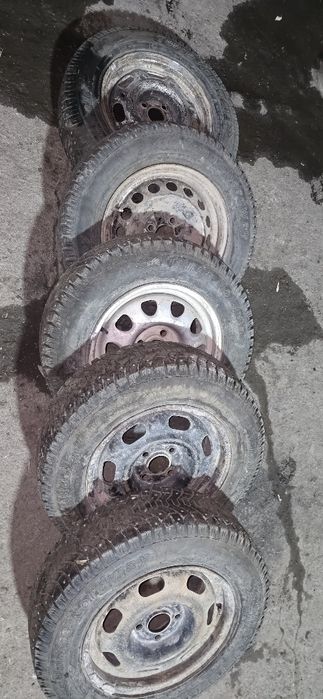 Продаю б/у резину с дисками