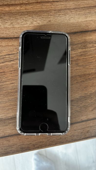 Iphone se 2020 in stare buna