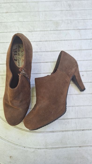 Botine din piele intoarsa