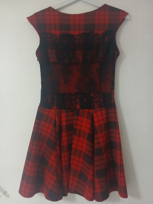 Даска червена рокля