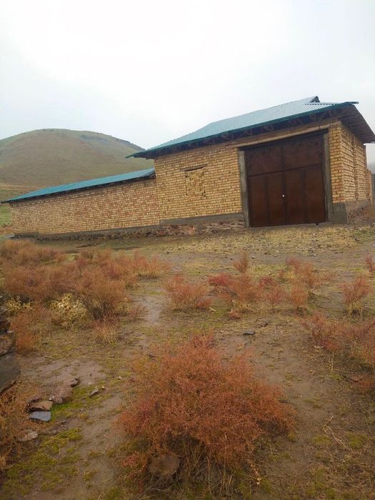 Jizzax shahrida Qurilishi tugallanmagan yer uchastkasi sotiladi