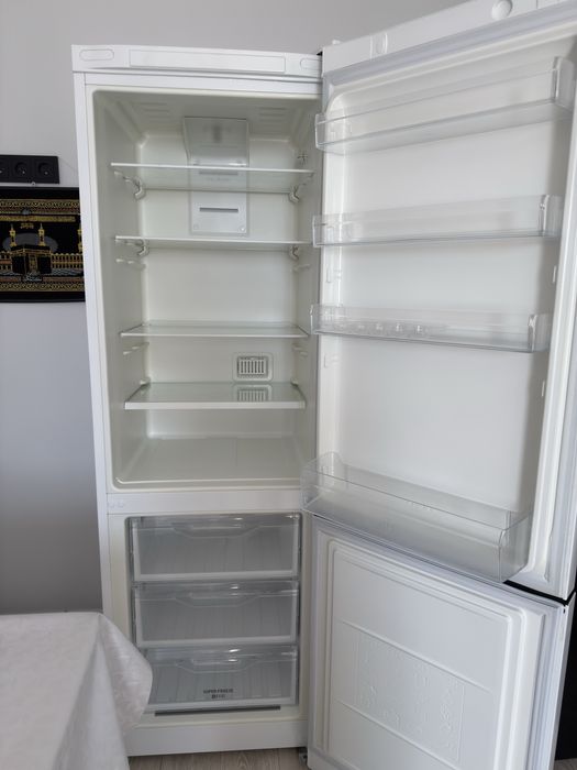 Продается Холодильник INDESIT