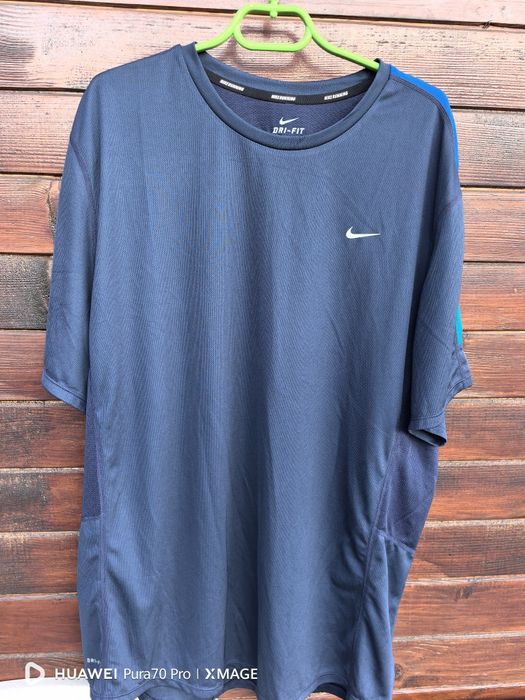 Мъжка тениска Nike в отлично състояние размер XL тъмно синя