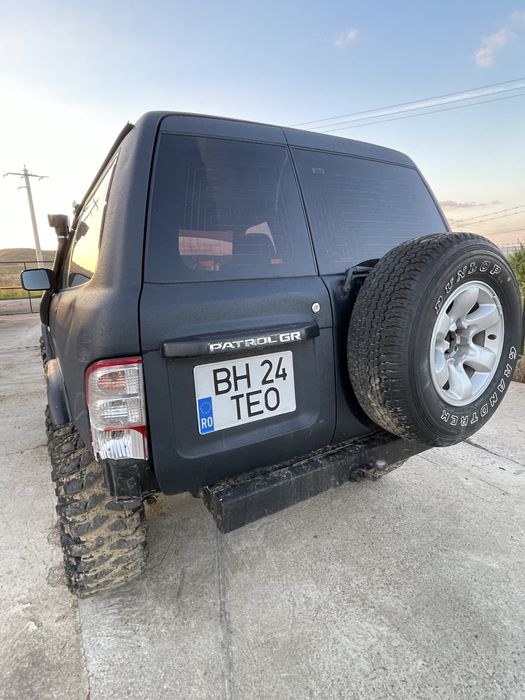 Dezmembrez DOAR CAROSERIA Nissan Patrol y61