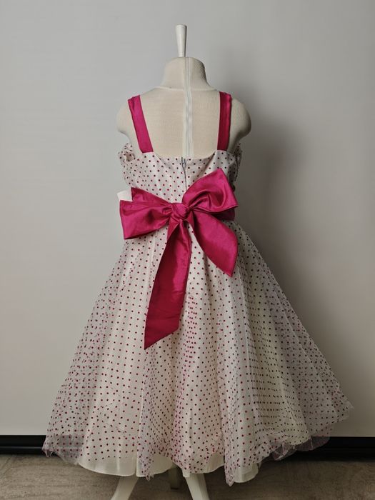 Продаётся платье на девочку 8-9 лет