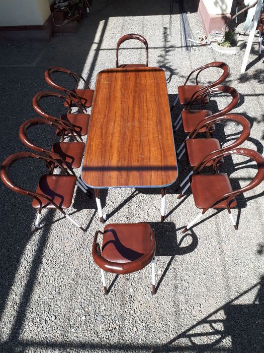 Yangicha stol stullar