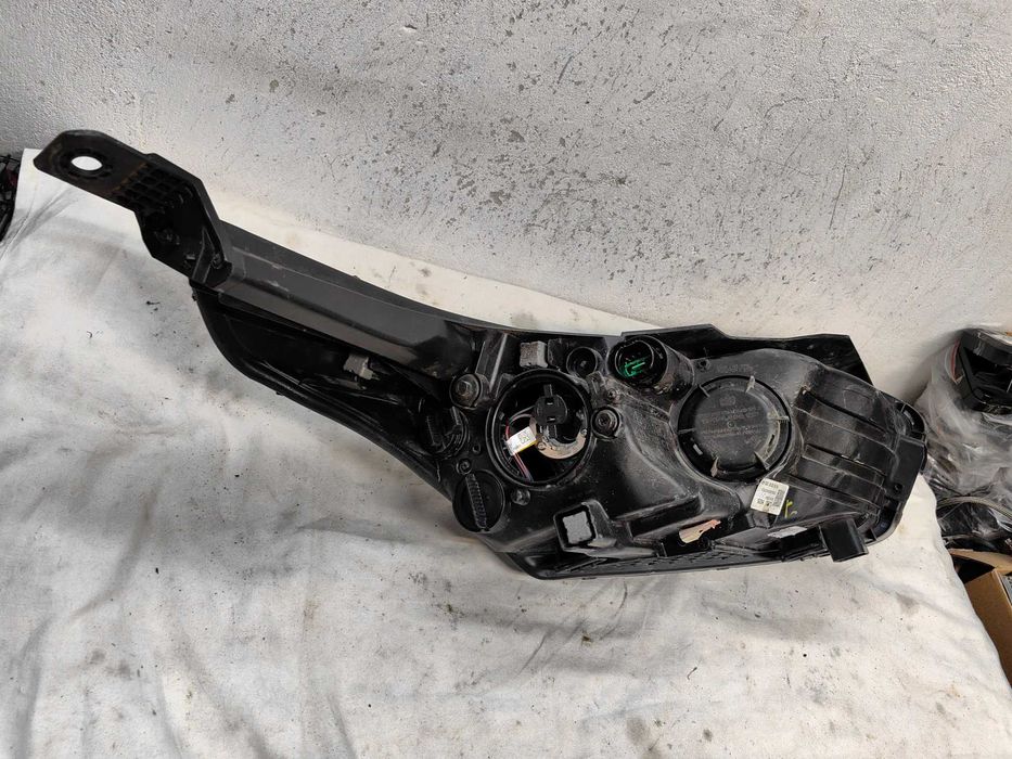 Оригинален фар Киа  Kia Ceed Led