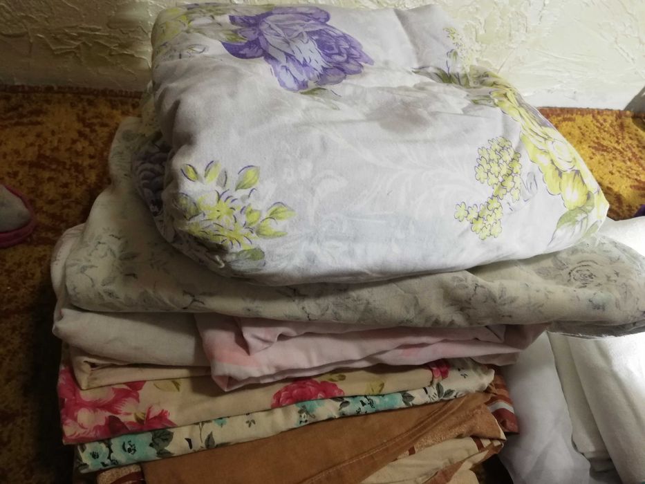 Постельное белье, ткань, одеяла, скатерть бу отдам