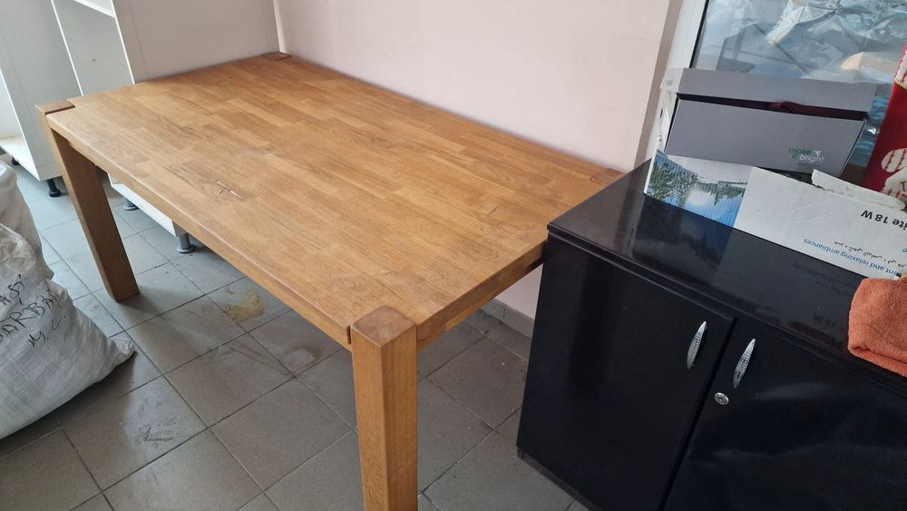 Vând masa lemn masiv