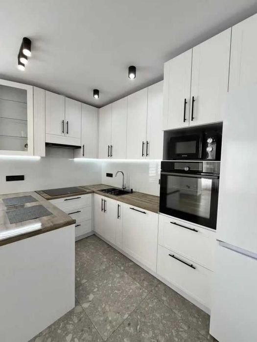 Дава се под наем Двустаен апартамент в София, Кръстова вада - 56 кв.м за 612 € - Снимка #1