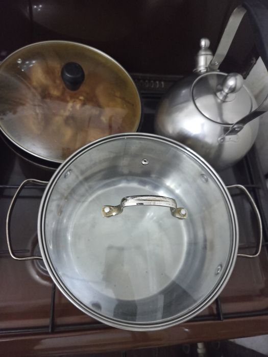 Кастрюля нержавеющей 5 литра.