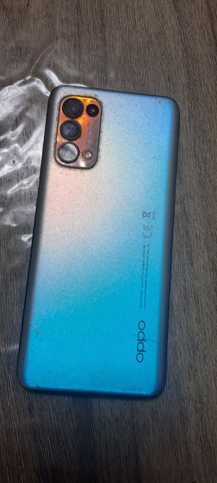 Телефон oppo Reno5