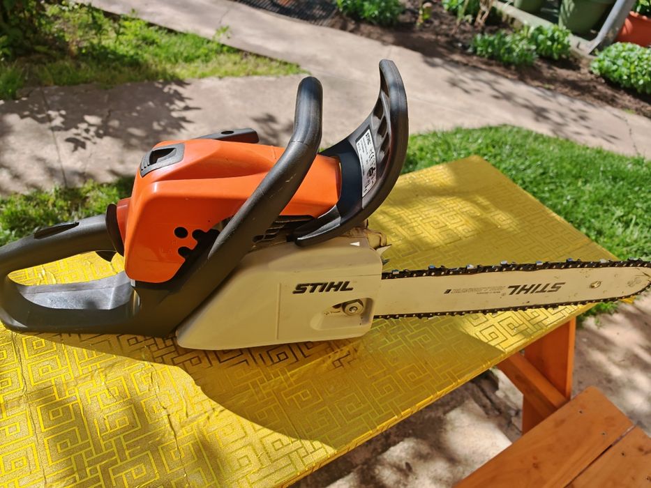 Vând drujbă Stihl  ms211