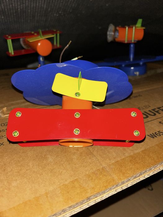 Lustra si  veioza  model avion