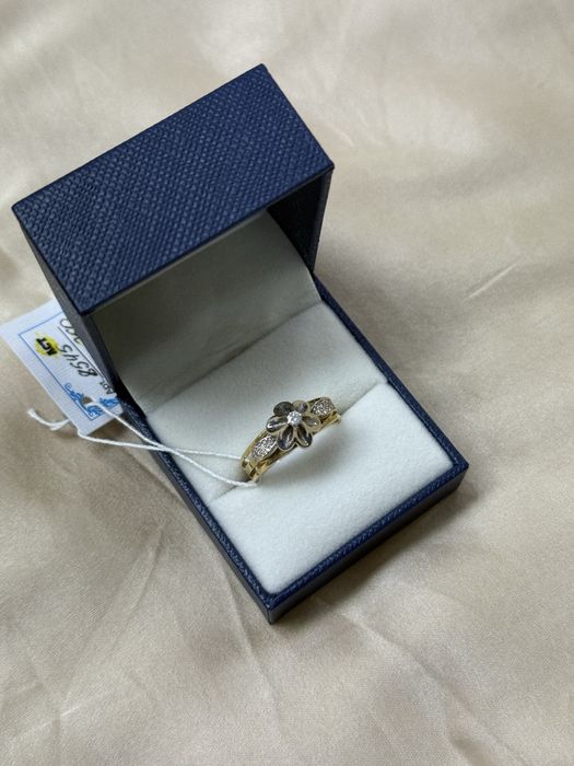 Золотое кольцо с бриллиантами