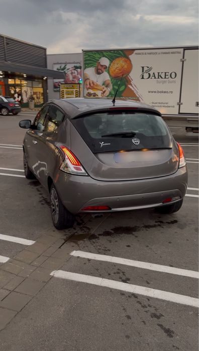 Lancia Ypsilon