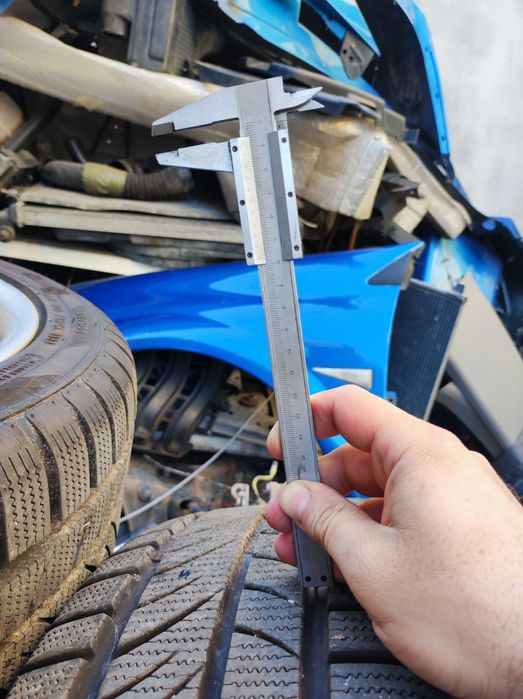 Продавам перфектни зимни гуми 225/45/17