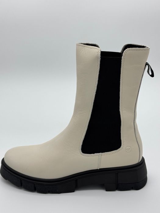 Продавам дамски боти Tamaris