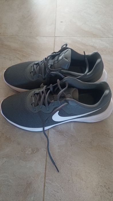 Маратонки Nike revolution 6