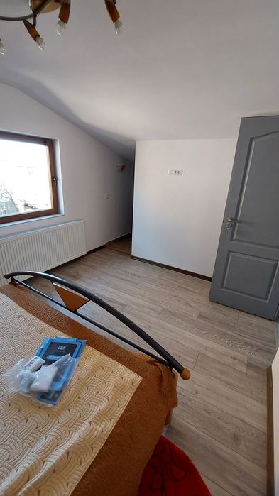 Apartament  cu un dormitor la curte  în Roman