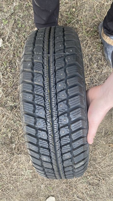 Срочно продам зимние шины