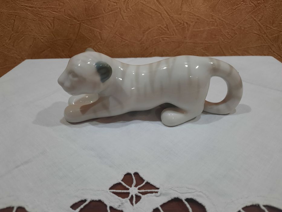 Статуэтка «Белый тигр» СССР ЗКХ 1980-ые г. Фарфор. Без реставраций  и