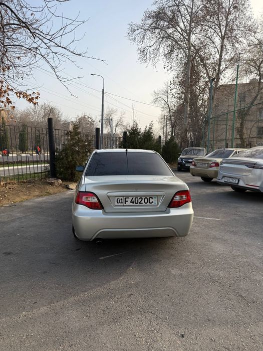 Nexia 2 donc 1.6 srochna sotiladi