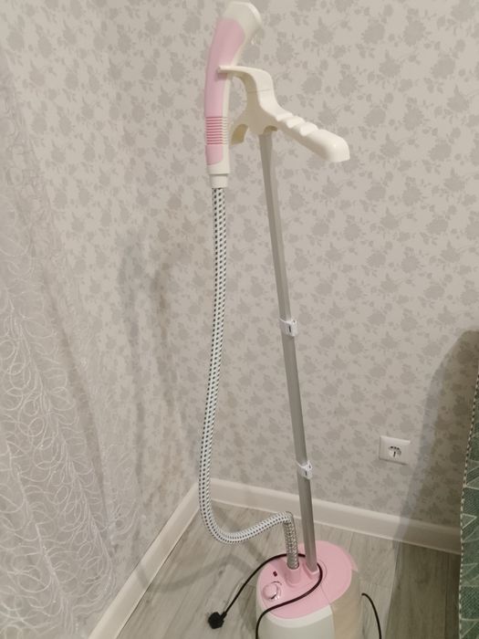 Утюг паровой с вешалкой