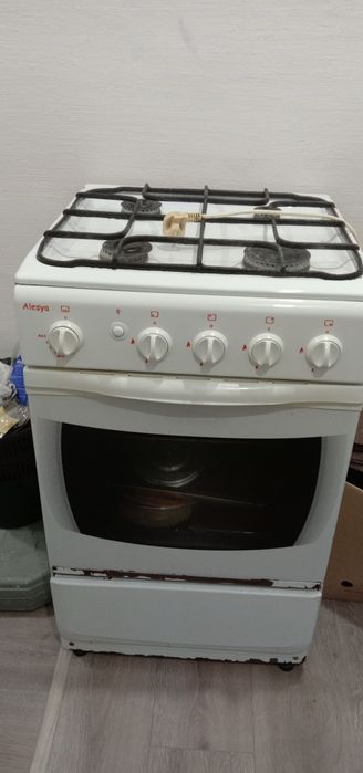 Продам газовую плиту б/у