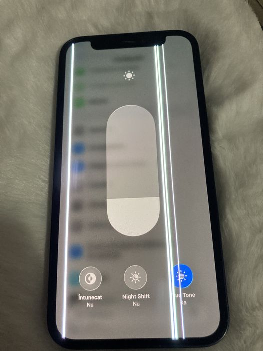 iPhone 12 mini, dungi pe display