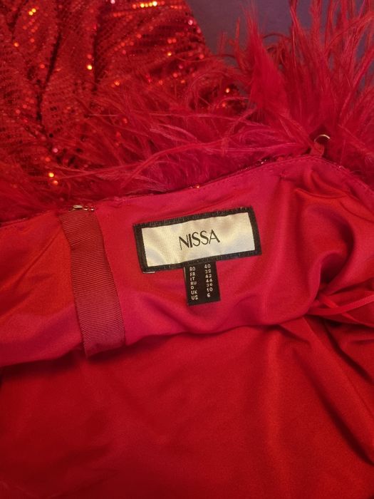 Rochie Roșie Cu Paiete Și Pene Nissa