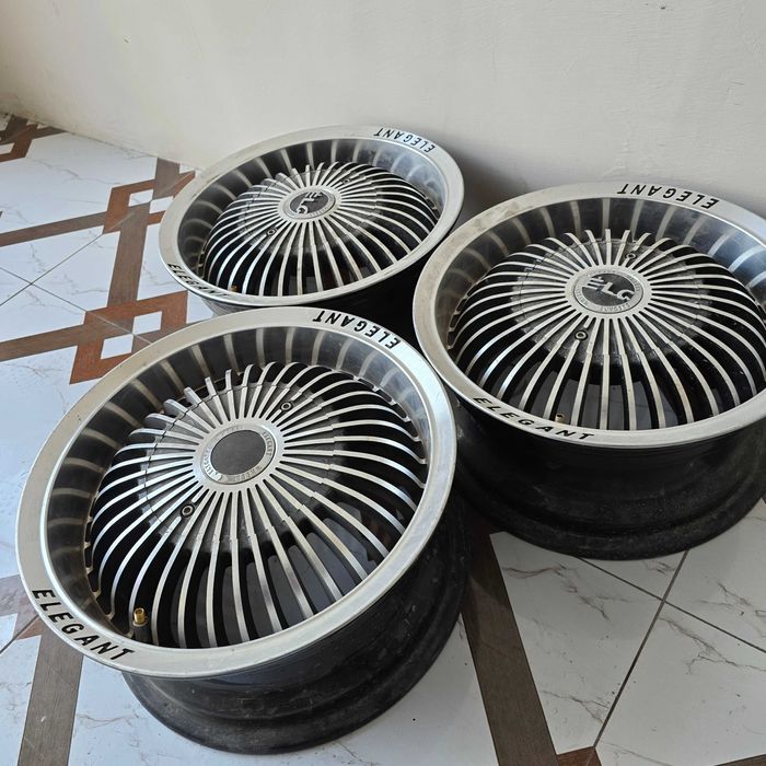 Universal saka diskalar R13 4x100, 4x114 sostoyaniyasi alo 3 dona