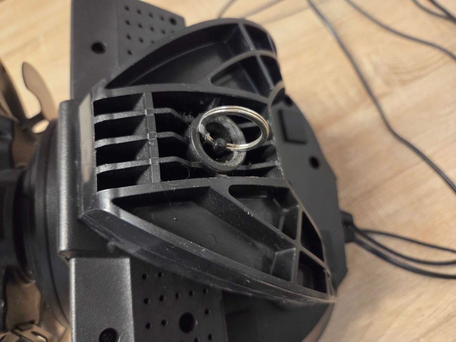 volan thrustmaster TMX force feedback cu pedale t3pa
