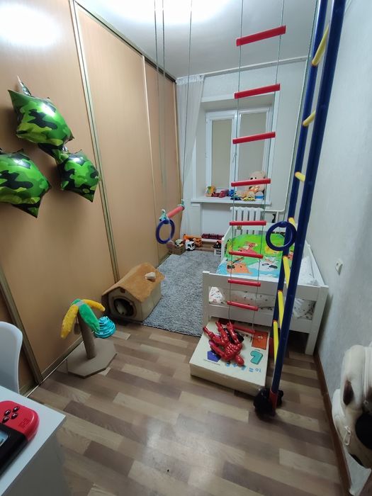 Продается 2-комн (5-20, 5 эт)