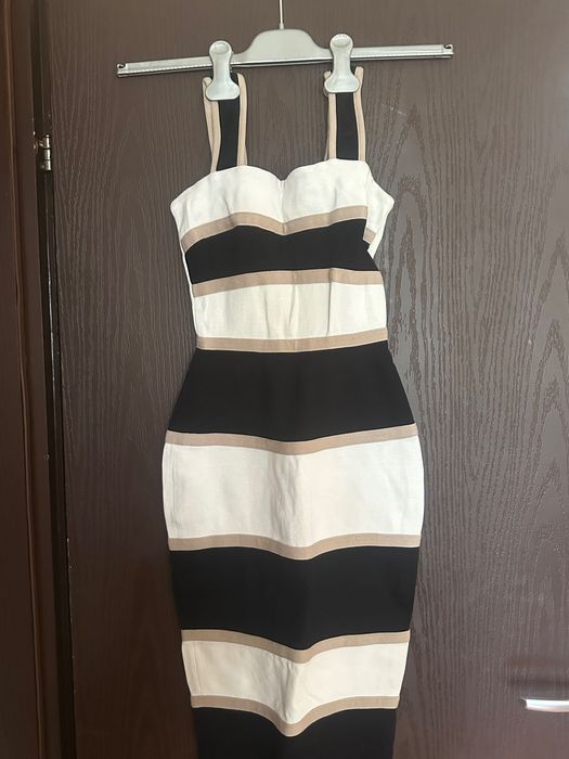 Бандажна рокля River Island