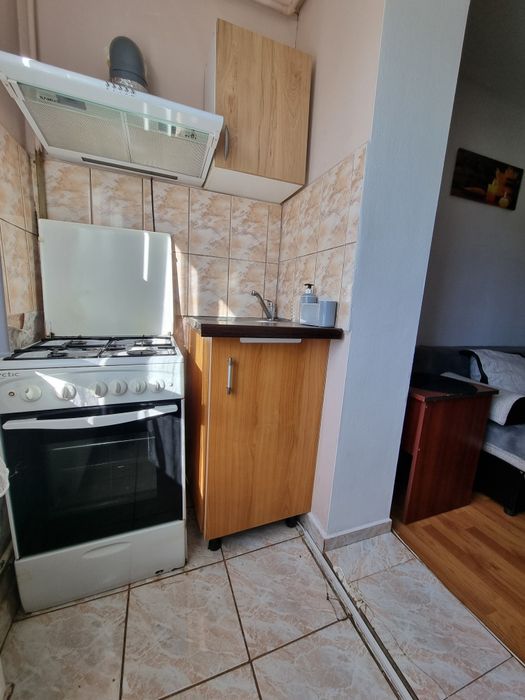 Proprietar,închiriez garsoniera zona  Lipovei