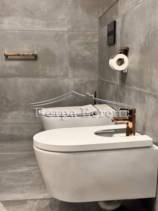 Продава се Тристаен апартамент в Варна, Бриз - 178 кв.м за 1143 €/кв.м - Снимка #4