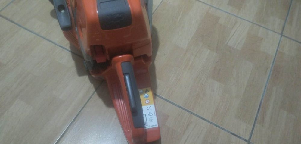 Vând drujba Husqvarna 572XP