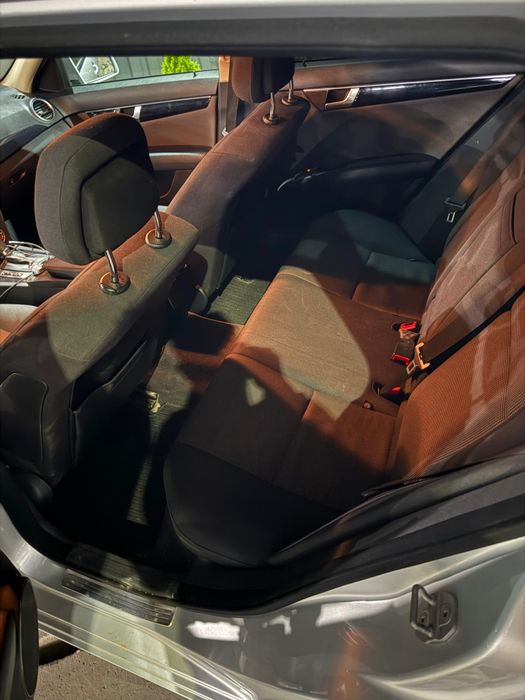 Vând mercedes c class