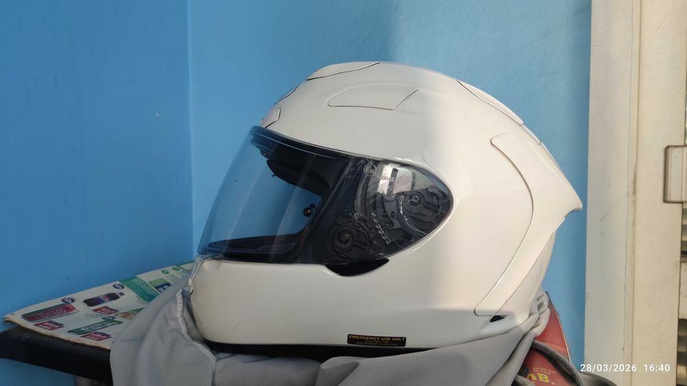 2 бр. Мото каски SHOEI  X-SPIRIT 2, размери М и Л.