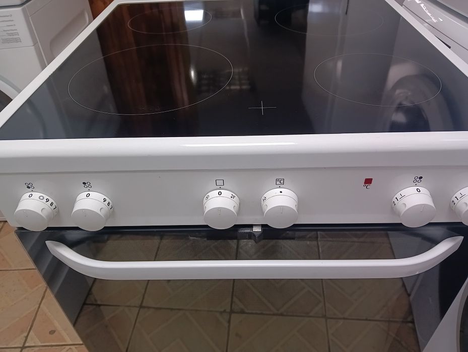 Свободно стояща печка с керамичен плот Voss 2 години Гаранция!