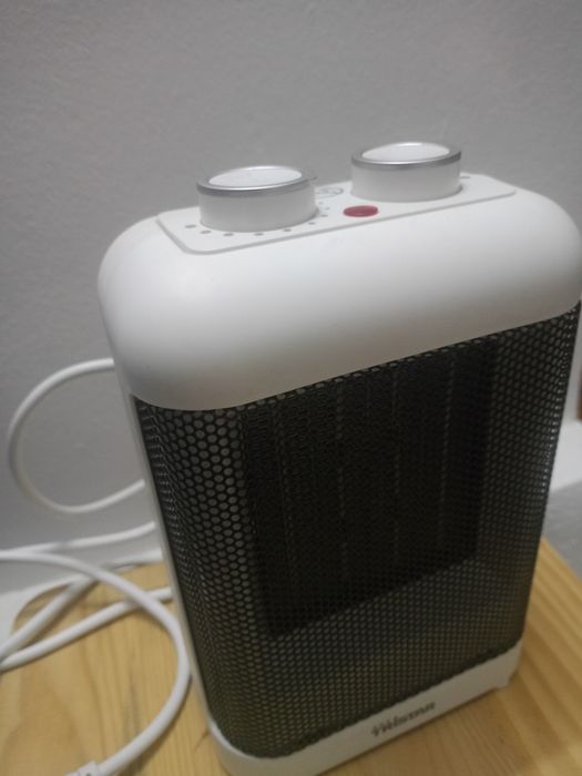 Vând aeroterma noua.