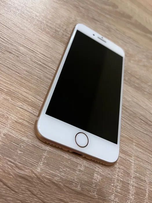 Apple iPhone 8 128GB памет Rose Gold Смартфон като нов (Отключен)