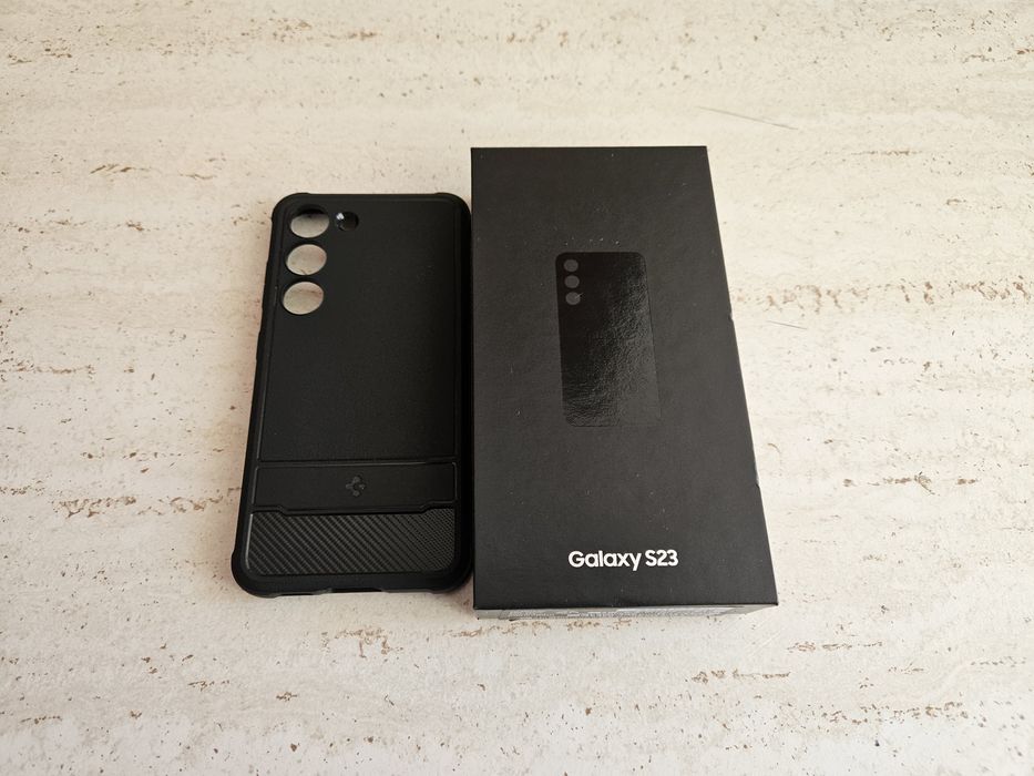 Samsung Galaxy S23, varianta cu 256 GB și 8 GB RAM, folie + husa