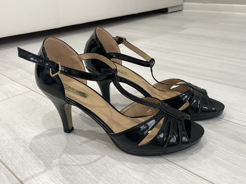 Елеганти обувки на ток Niko Amore