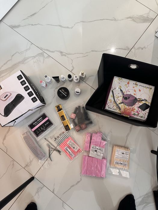 Цял комплект за гел лак/ начинаещи маникюристи