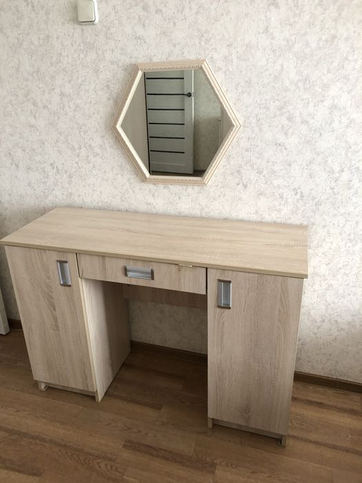 Продам кровать и комод