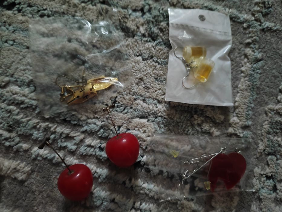 Серьги по 1000 тг