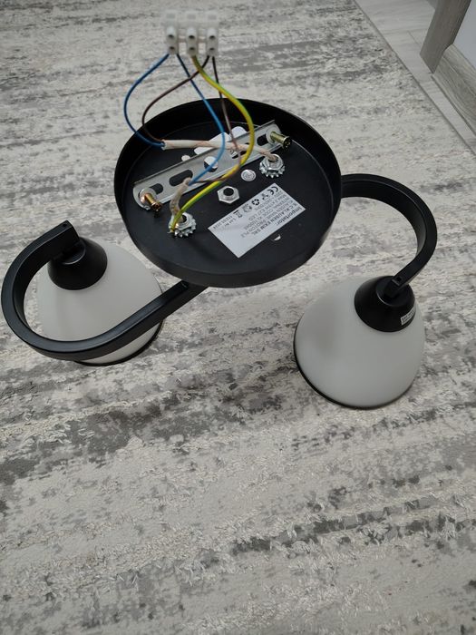 Lustră cu 2 becuri albe pt living sau dormitor